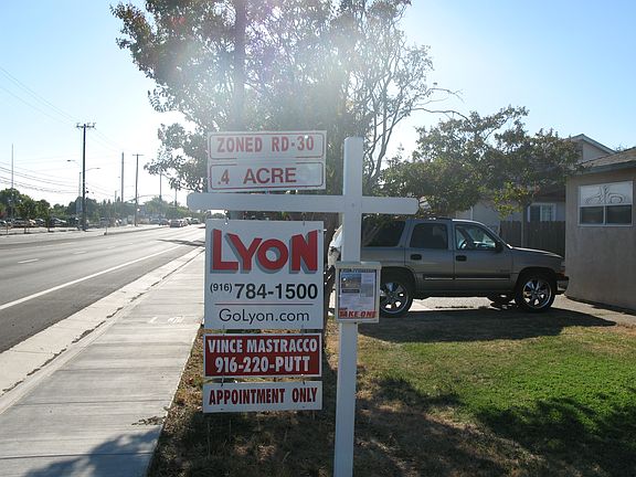 3rd image of 4321 El Camino Ave