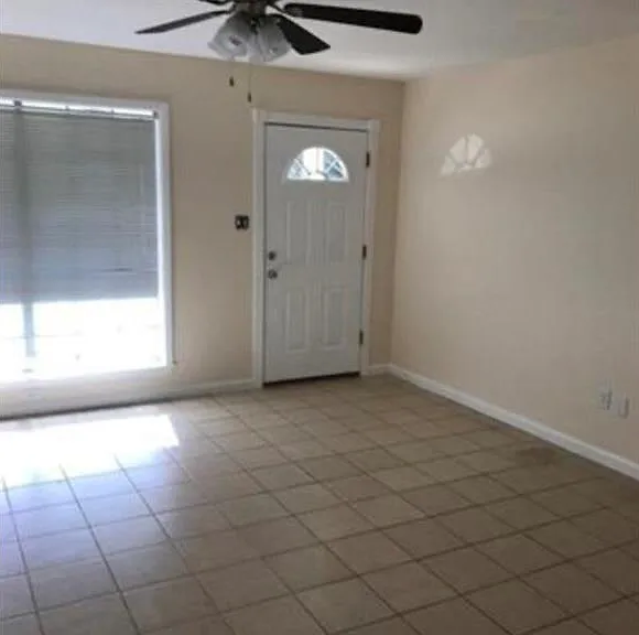 2110 Cherie Dr — Photo 2