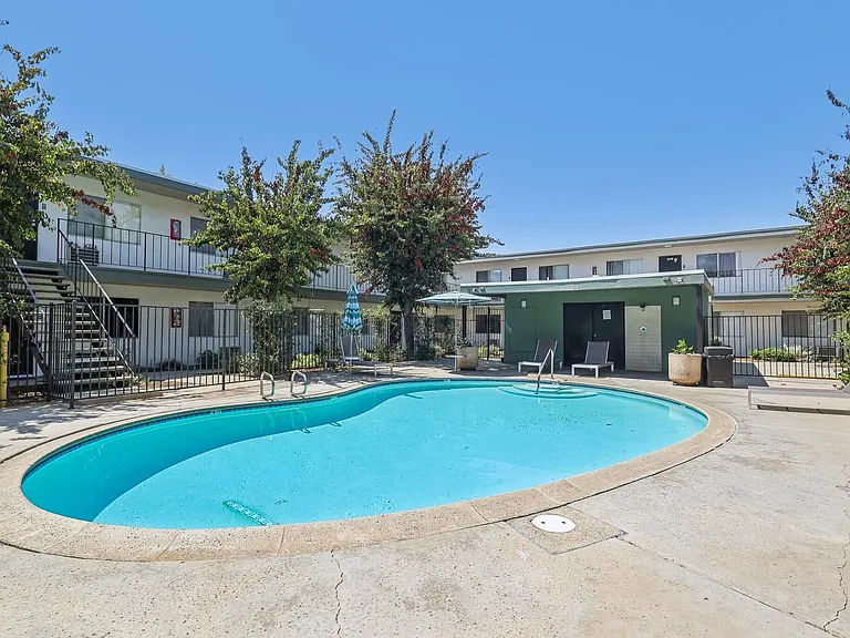 Valle at 9209 Kenwood — Photo 1