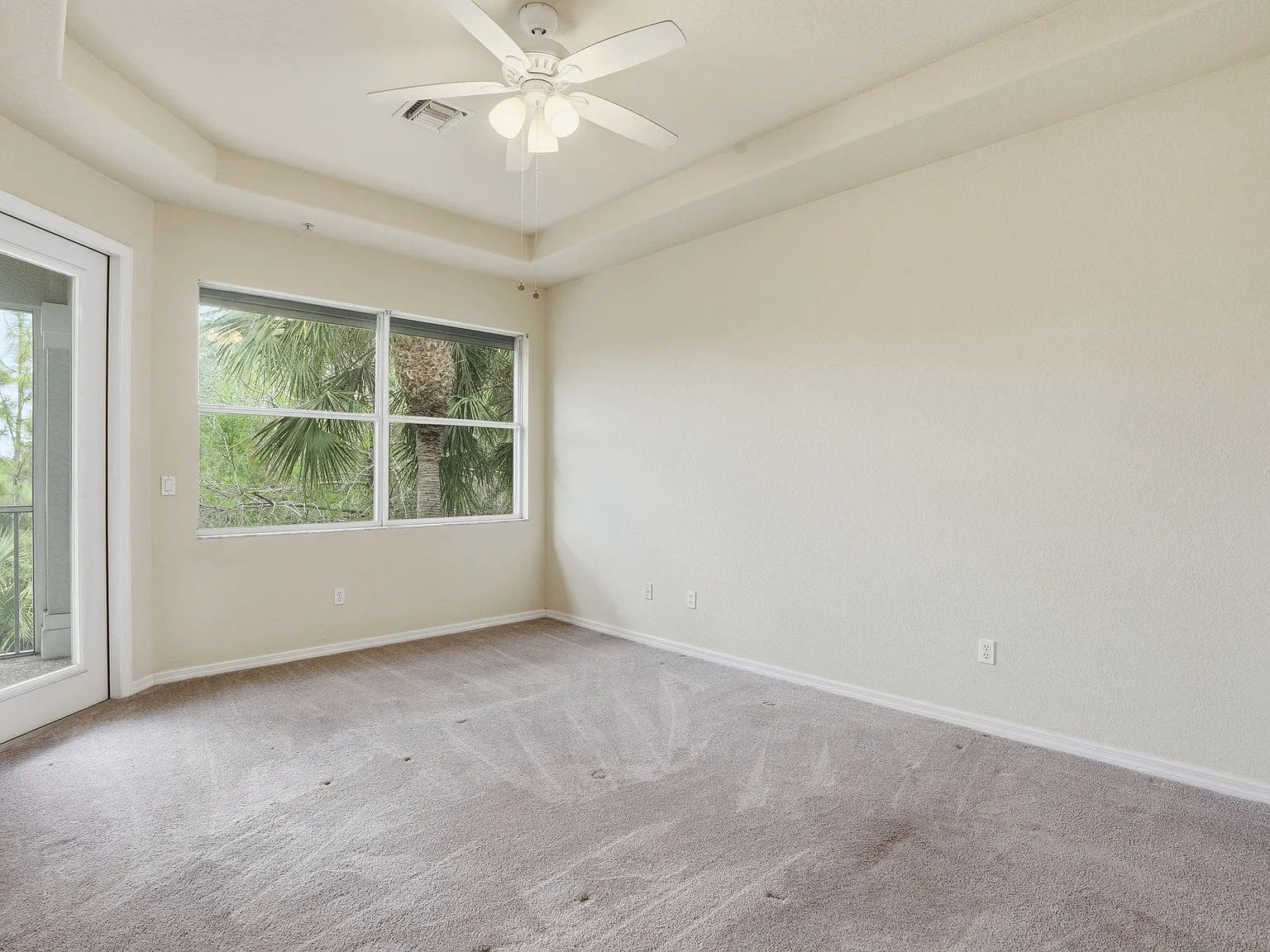 12854 Carrington Cir — Photo 3