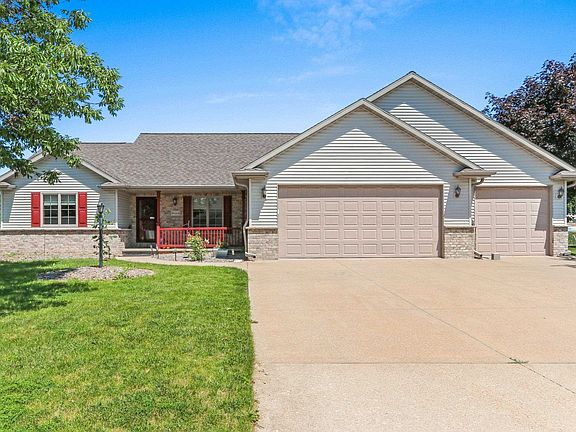 2nd image of W6164 Shagbark Hickory Ln