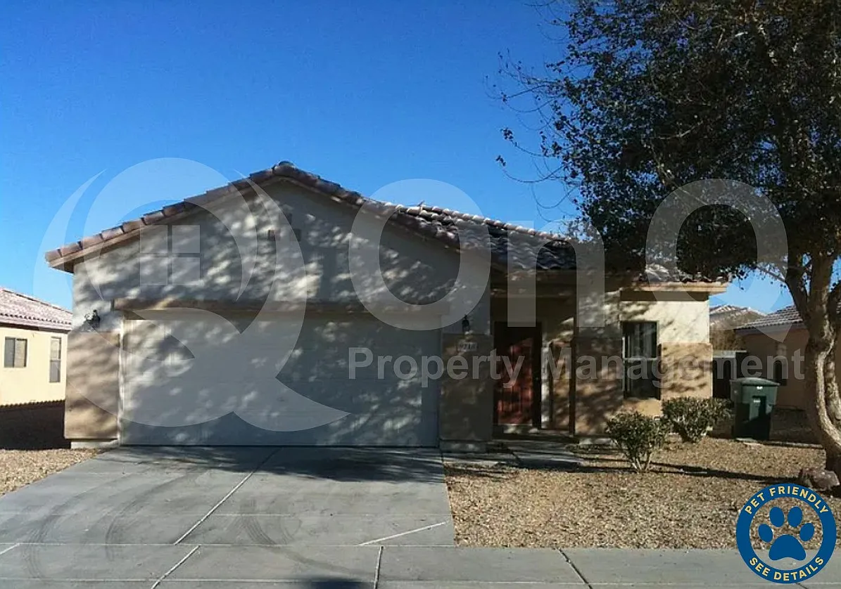 3 bed, 2.0 bath, 1381 sqft, $1,799 — Photo 1
