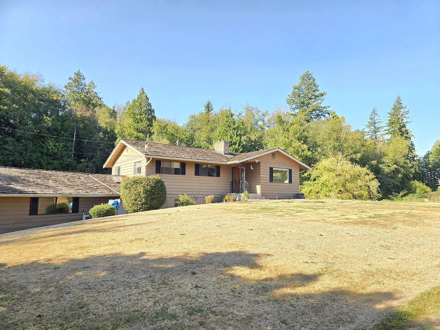 4 bed, 2.5 bath, 2436 sqft, $4,750 — Photo 1