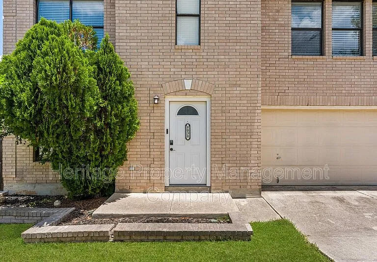8038 Cantura Mls — Photo 2