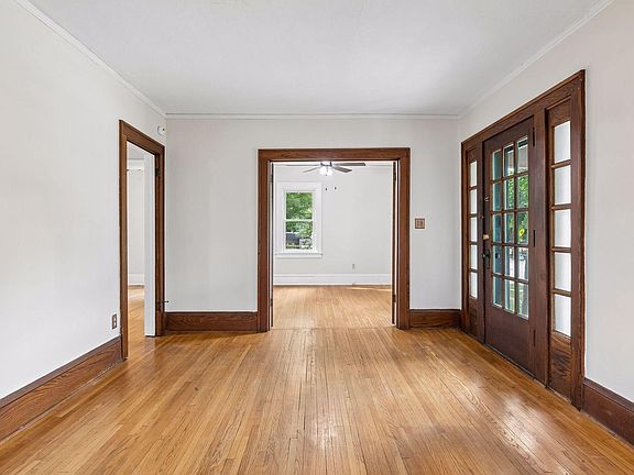 3rd image of 358 Cretin Ave S