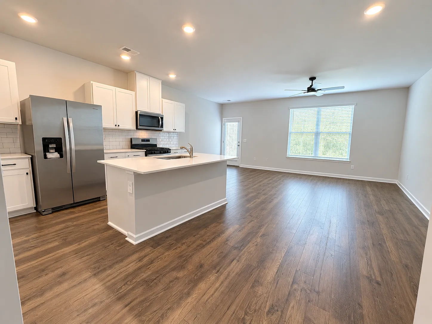 3 bed, 1481 sqft, $1,872 — Photo 3
