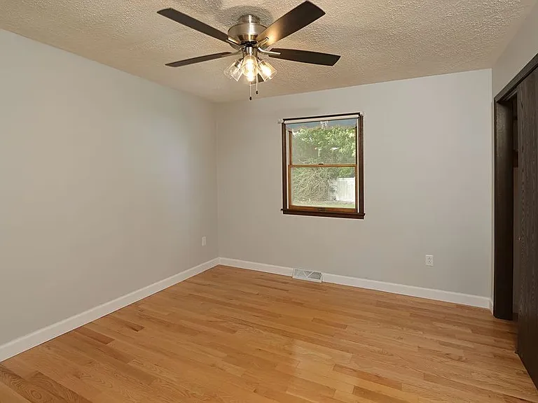 Parkview Dr — Photo 23