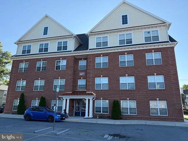 7th St