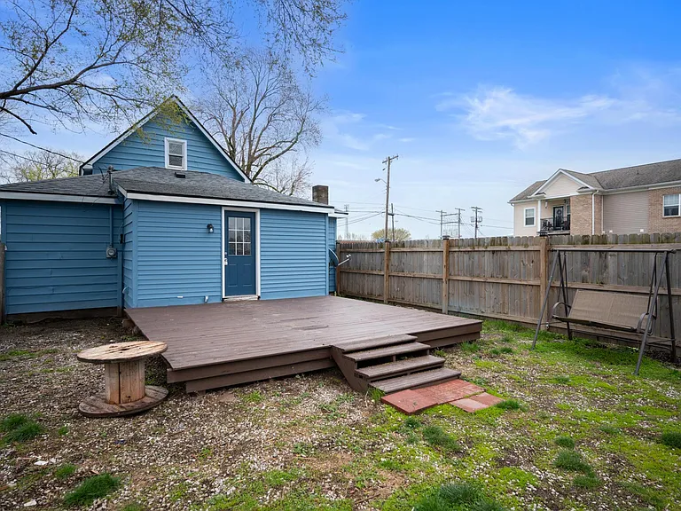 1601 N Webster St — Photo 12