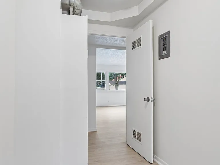 1056 S 29th St #9 — Photo 14
