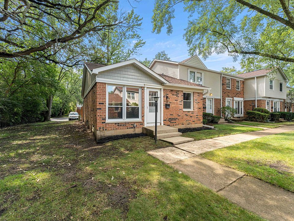 1st image of 2056 Essex Ct