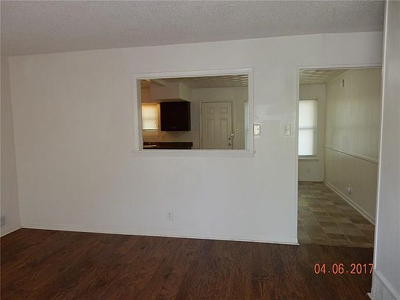 3rd image of 2930 Donald Dr