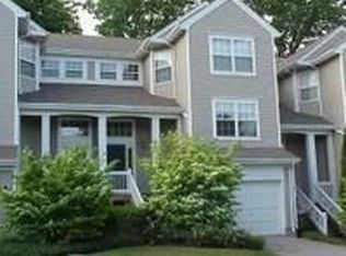 7 Ridgewood Dr, Randolph, NJ 07869