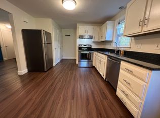 39 Midridge Cir, Londonderry, NH 03053