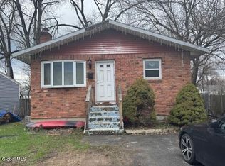 349 Gifford Rd, Schenectady, NY 12304