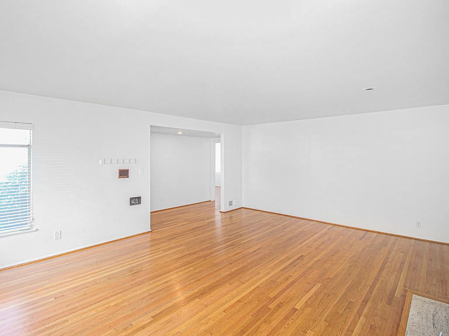 3 bed, 1864 sqft, $4,700 — Photo 4