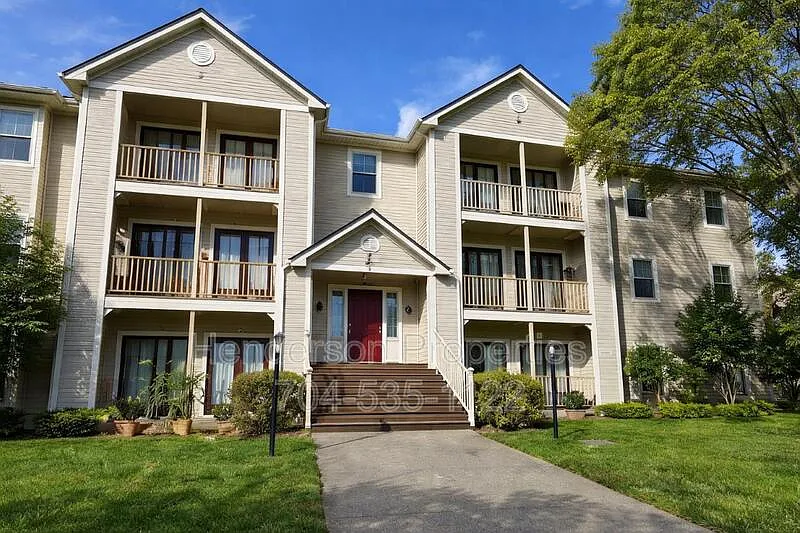 2 bed, 2.0 bath, 918 sqft, $1,200 — Photo 3