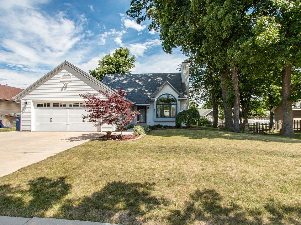 1st image of 3000 E Emily Ave