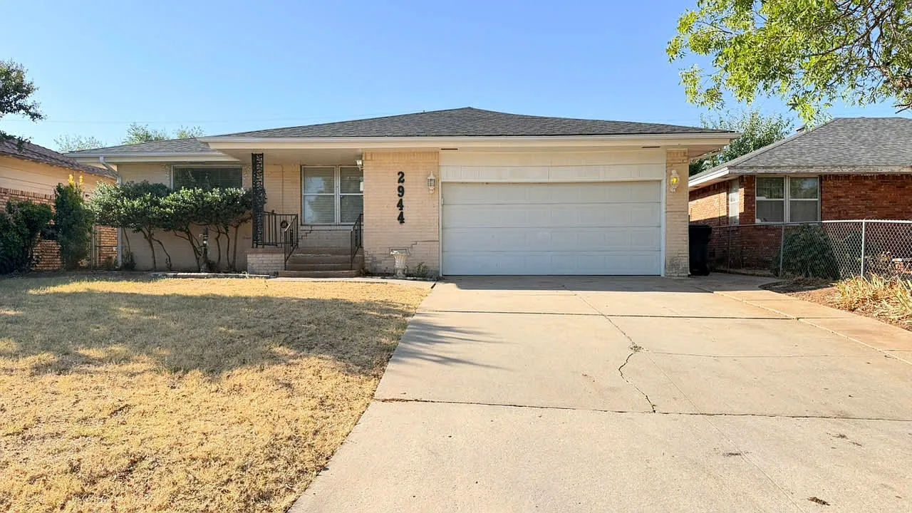 3 bed, 1288 sqft, $1,350 — Photo 1