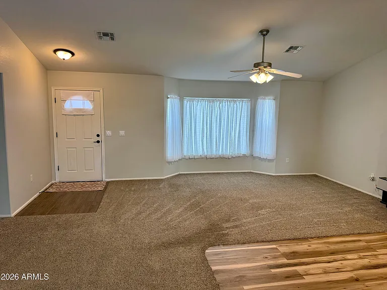 2122 E Cloud Rd — Photo 4