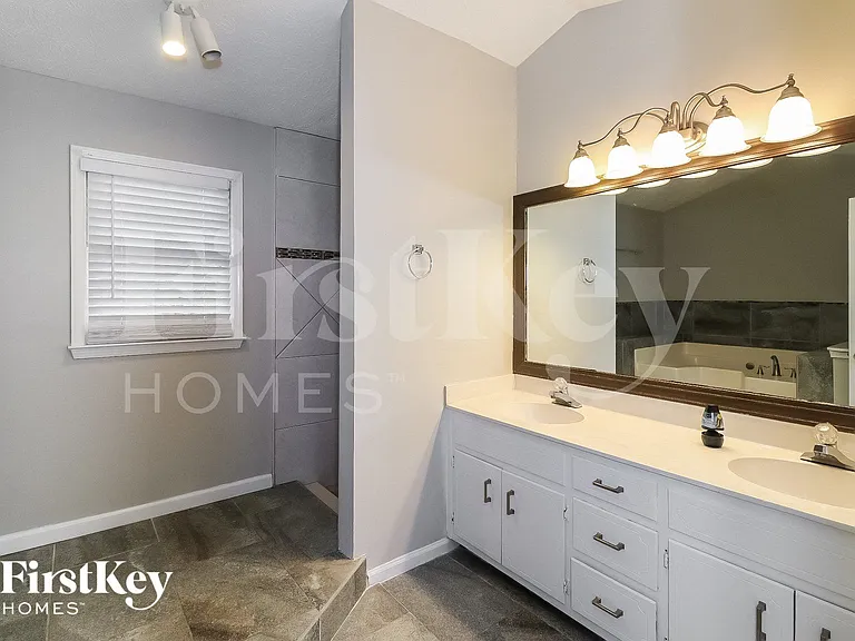 722 Altman Ct — Photo 7