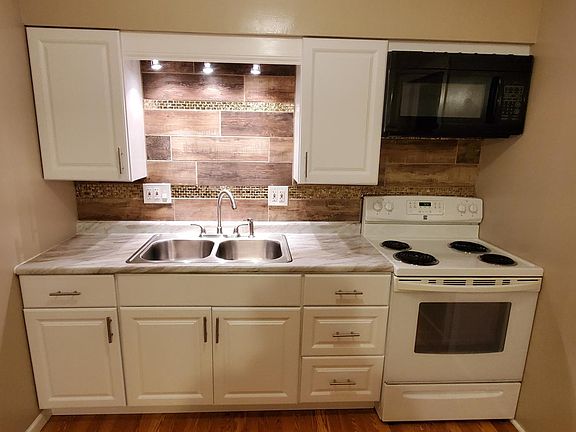 3rd image of 111 E Lincoln Ave #A