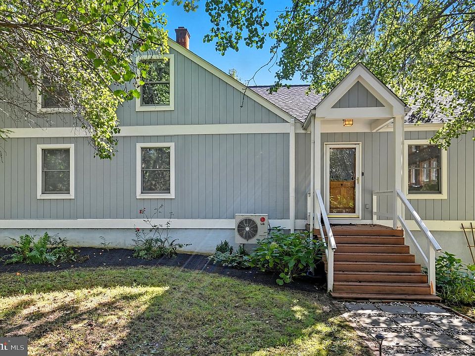 1st image of 377 Rainbow Way