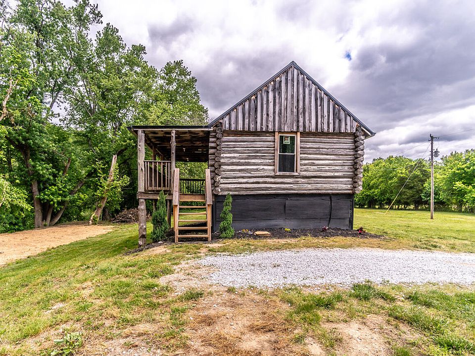 19th image of 2915 College Hill Rd