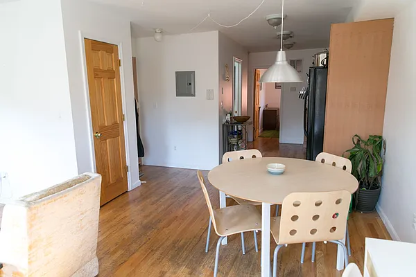 Rented by Grand & Co. | media 19