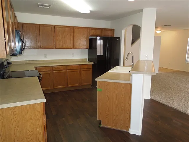 4 bed, 3.0 bath, 2267 sqft, $2,110 — Photo 3