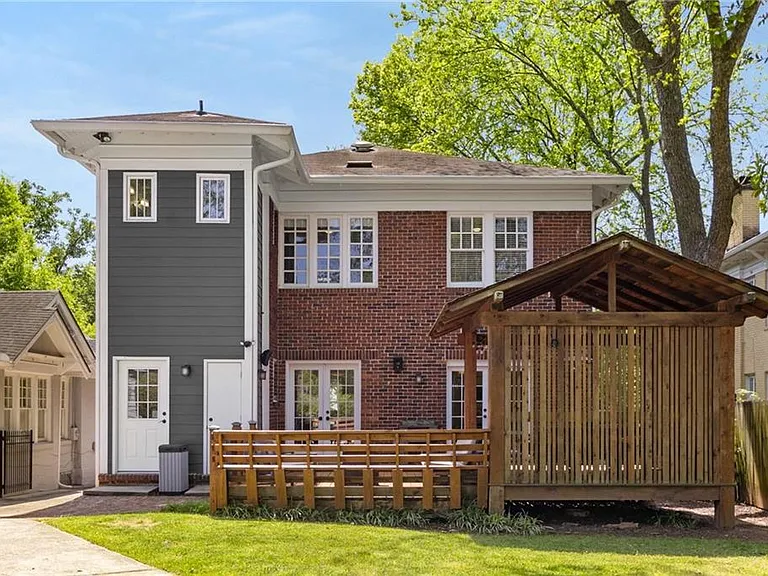 648 Cresthill Ave NE — Photo 44
