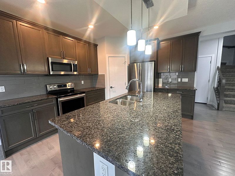 Edmonton House for rent - 3 Bedrooms — photo 3