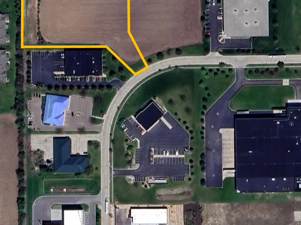 13 Thornwood Rd, Sycamore, IL 60178