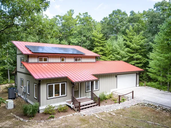8678 Tuthill Rd, Interlochen, MI 49643