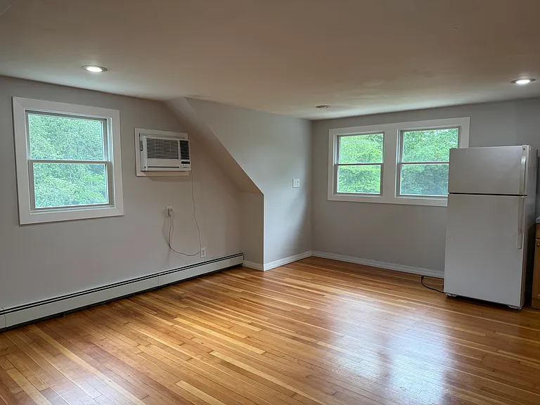 1163 Nugent Ave #B — Photo 2