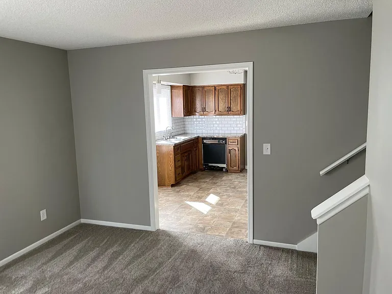 202 N Lightburne St — Photo 10