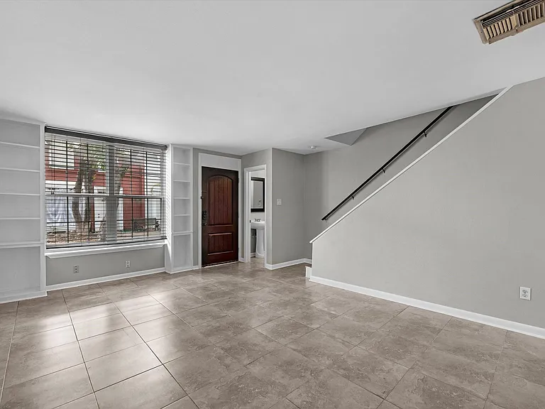 2647 Marilee Ln — Photo 10