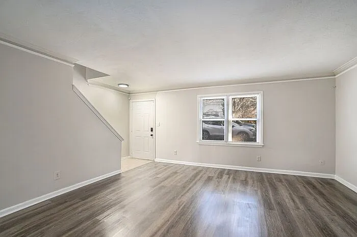 3027 Spruce Cir — Photo 4