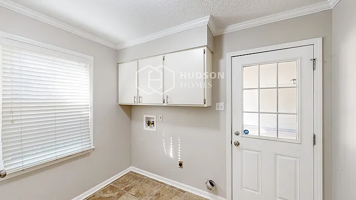 2089 Norcross Dr — Photo 32