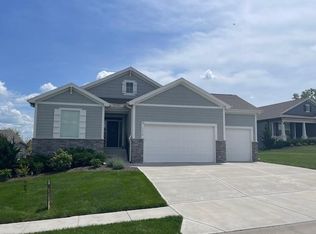 1113 SW Whitby Dr, Lees Summit, MO 64083