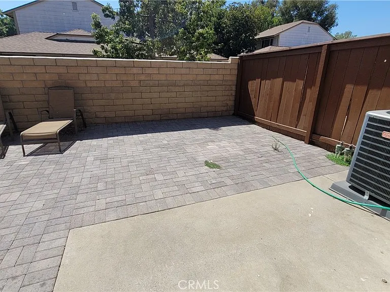 1112 S Cypress Ave #28 — Photo 25