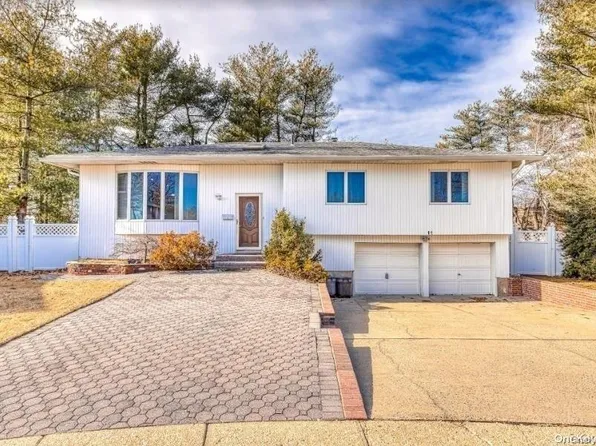 11 Erie Court, Jericho, NY 11753