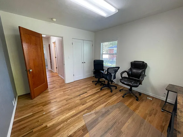 1225 N Main St — Photo 21