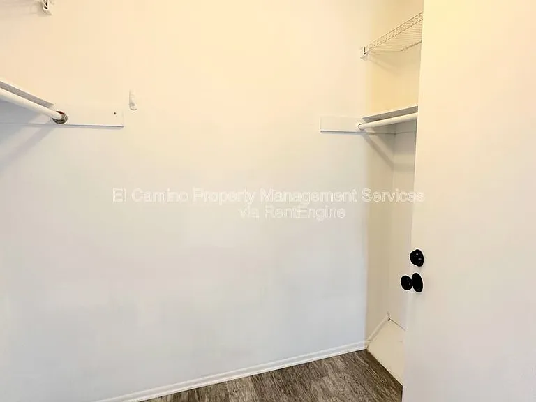 955 W Lamark Ln — Photo 19