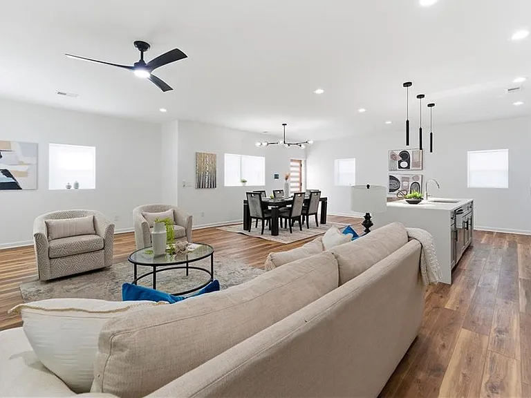 1386 Elizabeth Ave SW — Photo 13