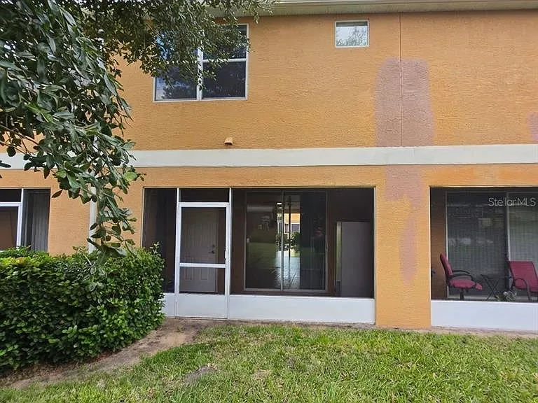 1561 Chelsea Dr — Photo 4