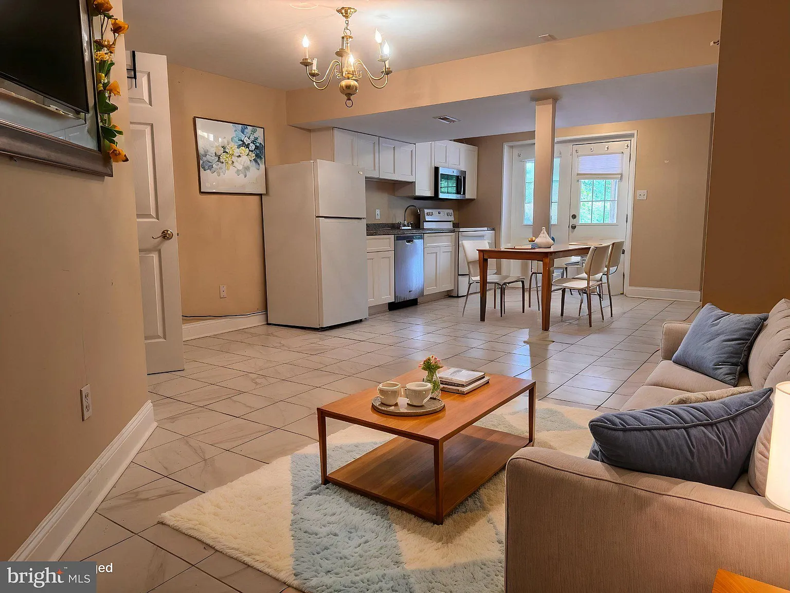 1 bed, 1.0 bath, 3187 sqft, $1,700 — Photo 1