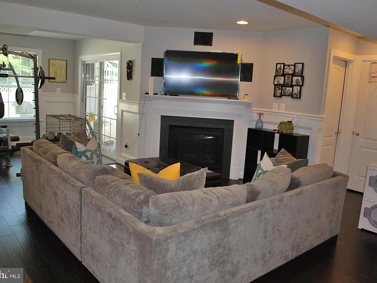 2309 Abby Rd — Photo 13
