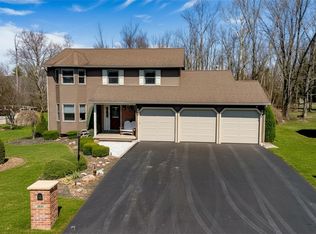 4320 Lazybrook Cir, Liverpool, NY 13088