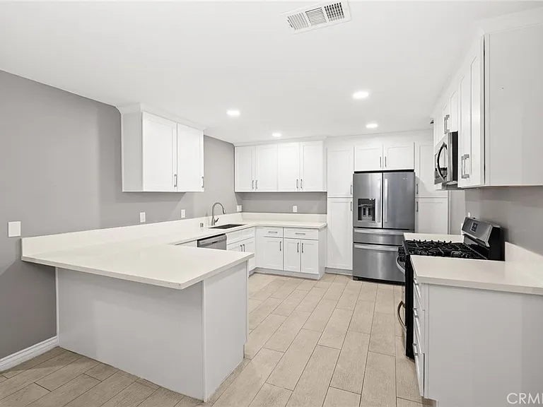 1641 Maywood Ave — Photo 12
